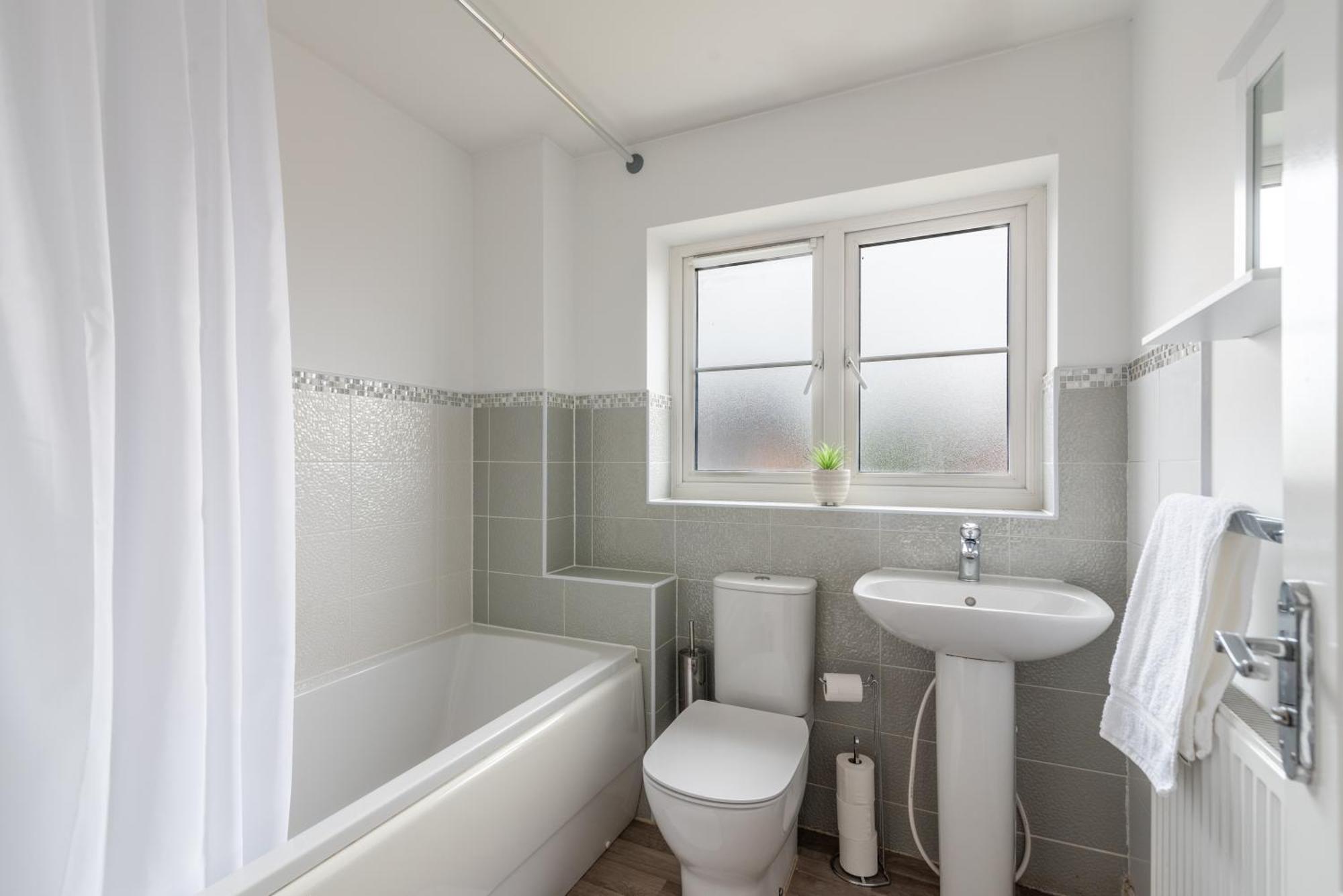 Prime Location 3 Bed House Villa Newport  Buitenkant foto